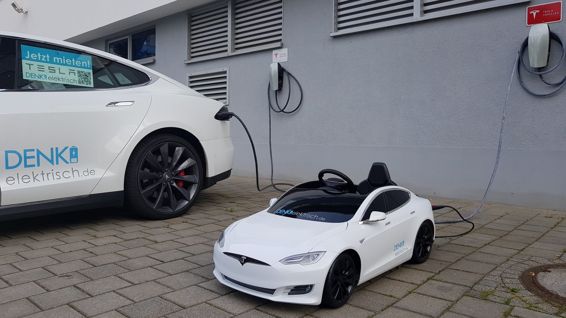 Tesla für Kinder: E-Auto im Miniaturformat